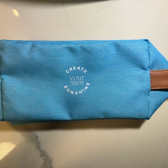 Toiletry bag Club Med - Picture 6 of 11
